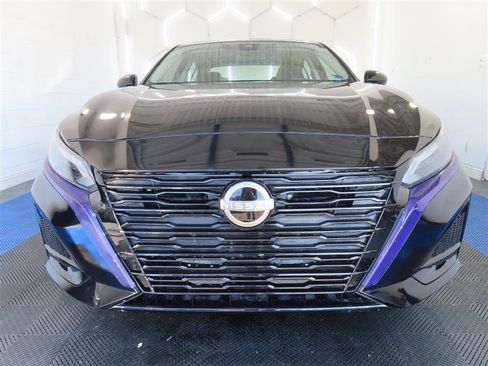 Used 2023 Nissan Altima 2.5 SV image 2