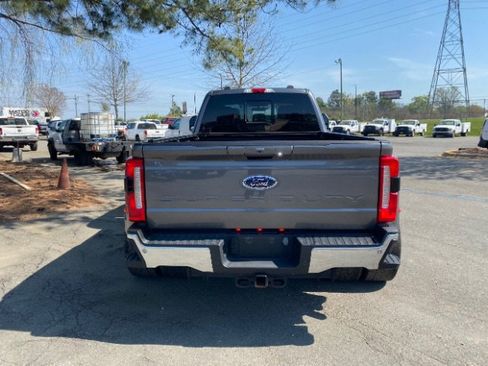 Used 2023 Ford F350 Lariat w/ Lariat Ultimate Package AWD/4WD image 4