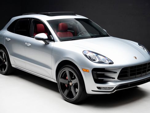 Used 2016 Porsche Macan Turbo AWD/4WD image 39