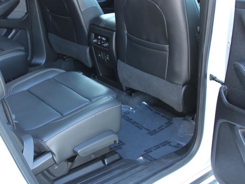 Used 2019 Chevrolet Traverse Premier w/ LPO, 'HIT The Road' Package image 41