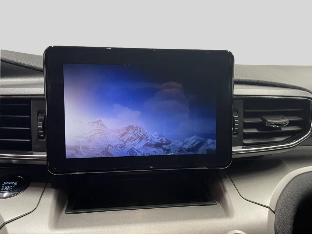Used 2021 Ford Explorer XLT w/ Equipment Group 202A AWD/4WD image 15
