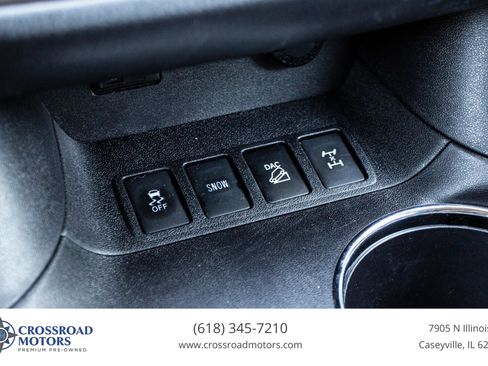 Used 2016 Toyota Highlander Plus AWD/4WD image 39