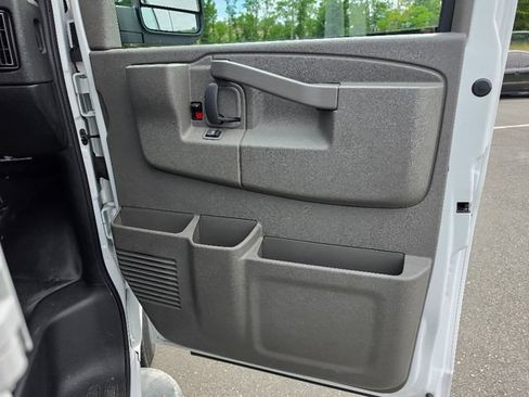 Used 2024 GMC Savana 2500 w/ Driver Convenience Package RWD image 10
