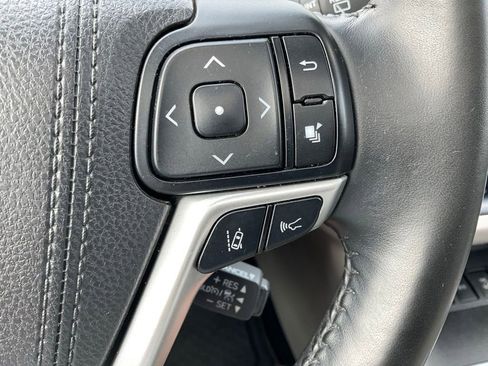 Used 2017 Toyota Highlander Limited AWD/4WD image 13