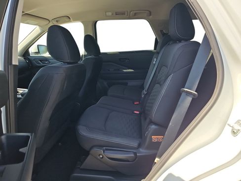 Used 2023 Nissan Pathfinder SV FWD image 11