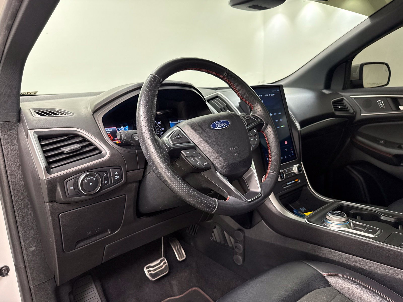Used 2022 Ford Edge ST-Line AWD/4WD image 13