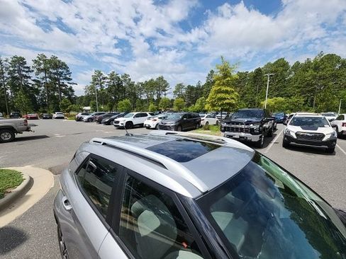 Certified 2024 Hyundai Venue SEL FWD image 20