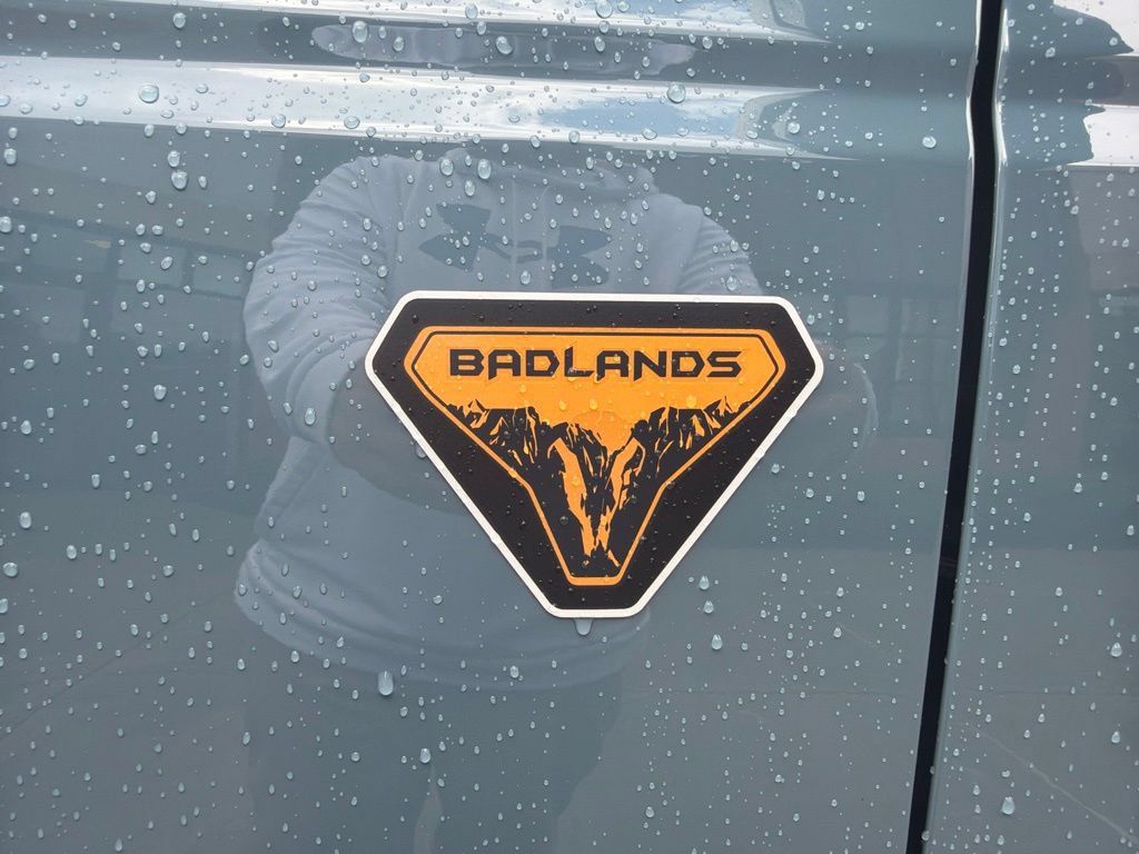 Used 2022 Ford Bronco Badlands AWD/4WD image 14