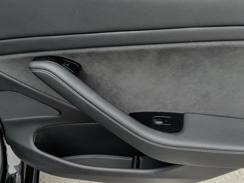 Used 2018 Tesla Model 3 Performance image 21