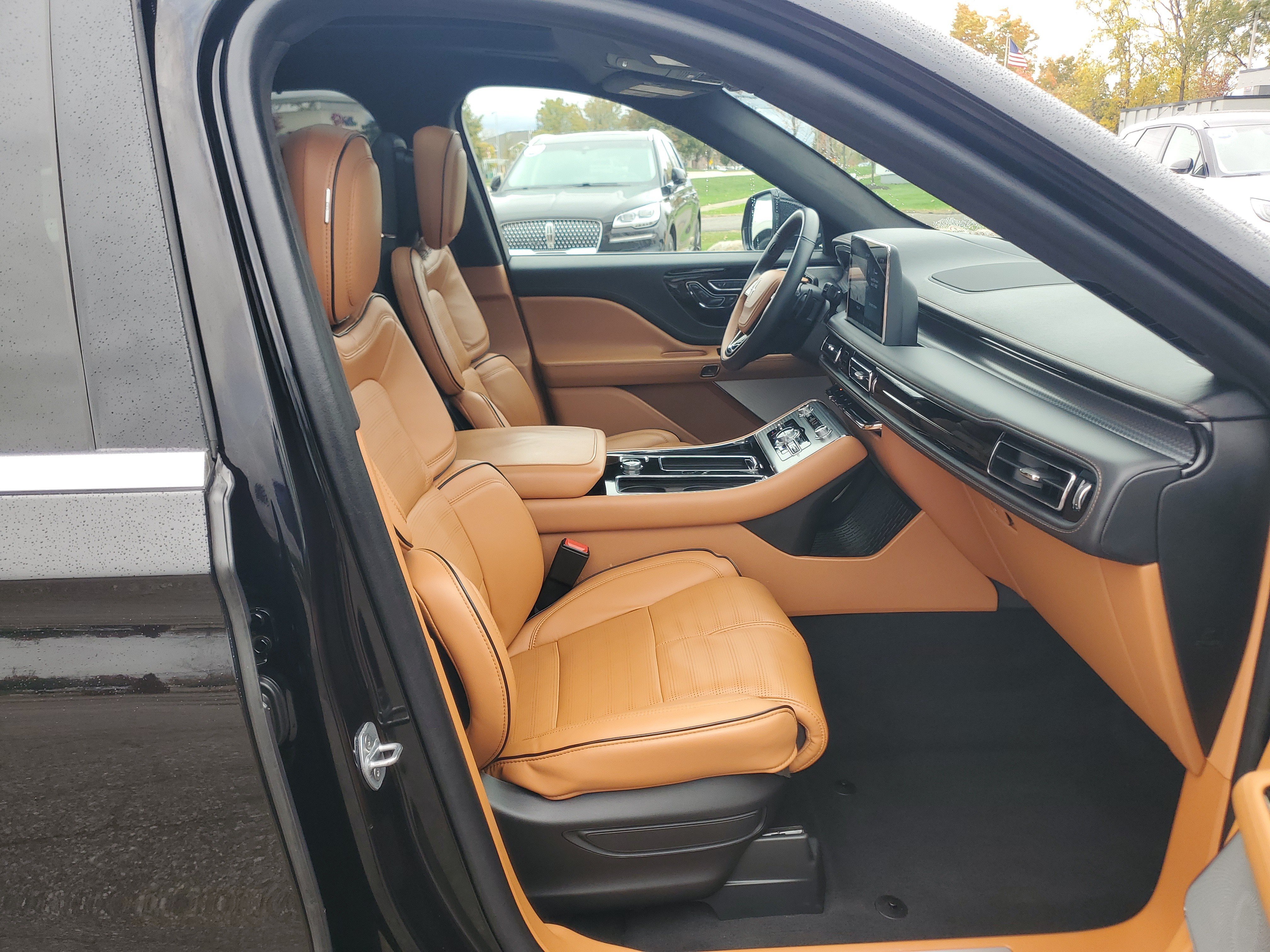 Certified 2023 Lincoln Aviator Black Label w/ Dynamic Handling Package AWD/4WD image 9