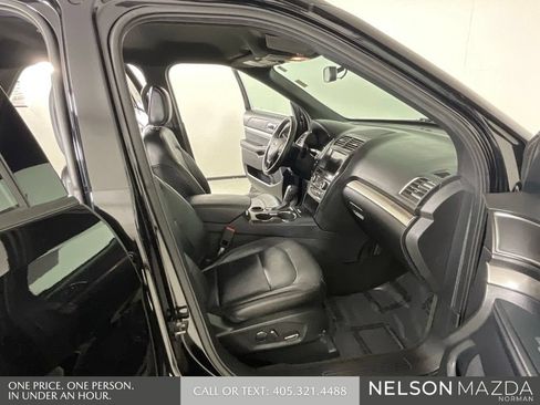 Used 2018 Ford Explorer XLT w/ Equipment Group 202A FWD image 14