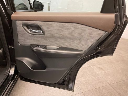 Used 2021 Nissan Rogue SV FWD image 30