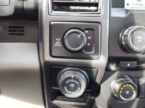 Used 2018 Ford F150 XLT w/ Equipment Group 302A Luxury AWD/4WD image 29