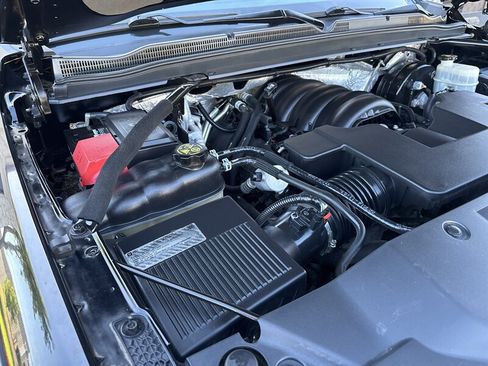 Used 2015 Chevrolet Suburban LTZ RWD image 42