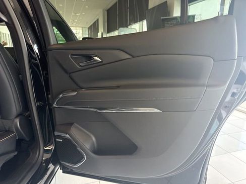 New 2025 Chevrolet Traverse High Country w/ LPO, Floor Liner Package image 11