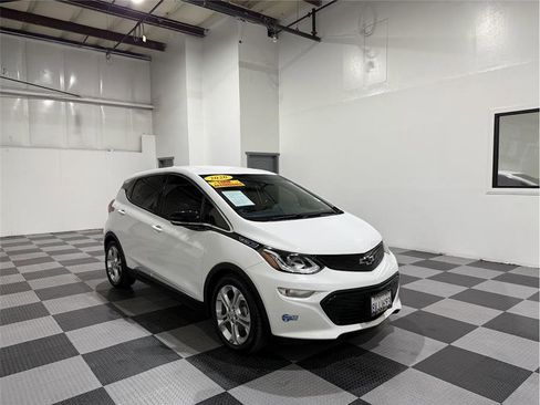 Used 2020 Chevrolet Bolt LT image 2