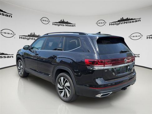 Used 2025 Volkswagen Atlas SE AWD/4WD image 3