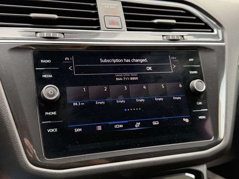 Certified 2022 Volkswagen Tiguan SE R-Line AWD/4WD image 29