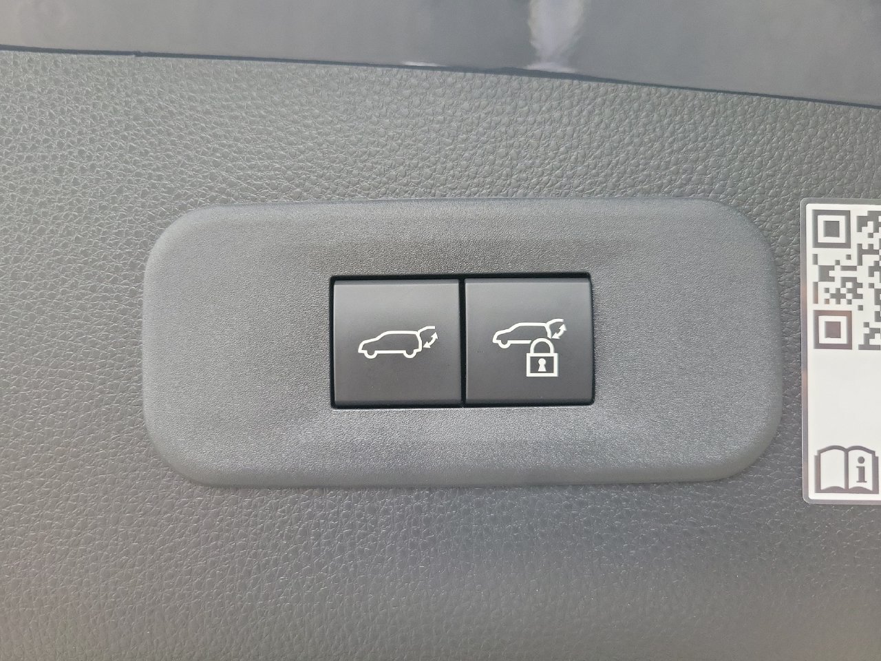 Used 2025 Toyota Crown Signia AWD/4WD image 10