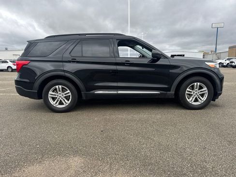 Used 2021 Ford Explorer XLT image 8