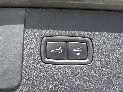 Used 2020 Porsche Cayenne image 15