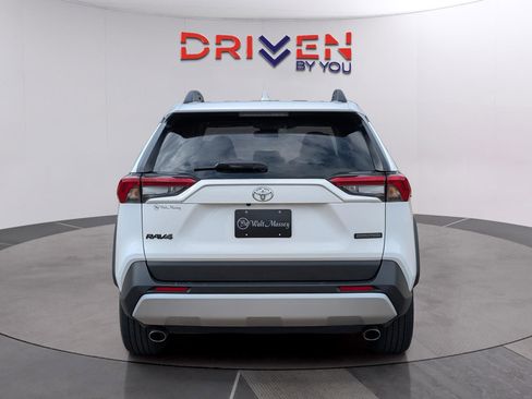 Used 2024 Toyota RAV4 Adventure image 4
