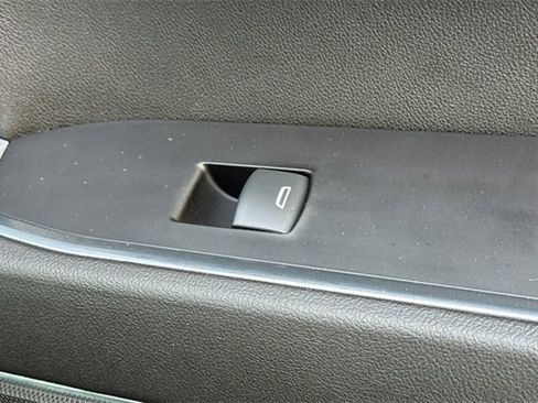 Used 2023 GMC Sierra 1500 Elevation image 22