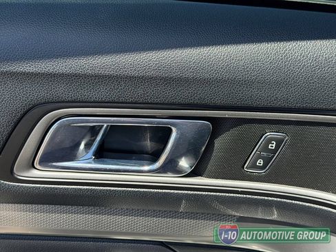 Used 2019 Ford Explorer XLT w/ Equipment Group 202A FWD image 21