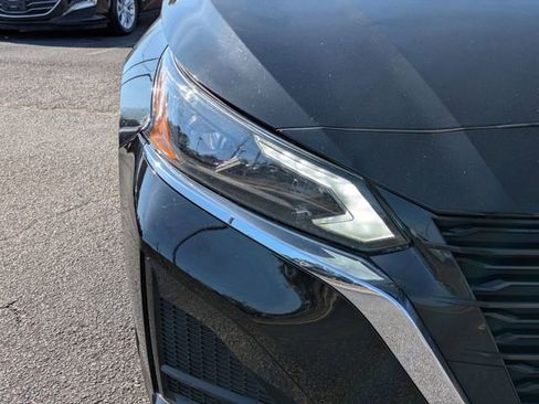 Used 2024 Nissan Altima 2.5 SV image 9