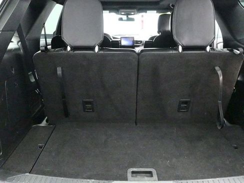 Used 2020 Ford Explorer XLT w/ Equipment Group 202A image 13