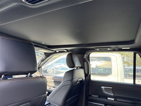 Used 2025 Ford Expedition Tremor image 15