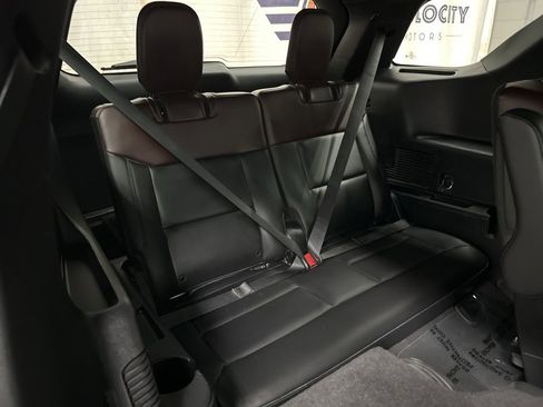 Used 2024 Ford Explorer Platinum w/ Technology Package image 41