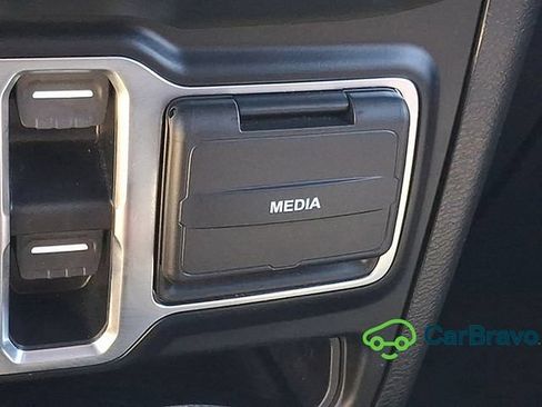 Used 2022 Jeep Gladiator Sport AWD/4WD image 27