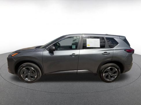 Used 2025 Nissan Rogue SV FWD image 9