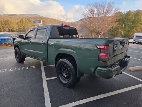 Used 2023 Nissan Frontier SV w/ Technology Package image 7