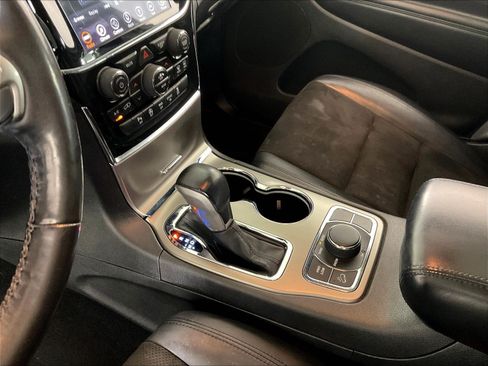 Used 2019 Jeep Grand Cherokee Altitude AWD/4WD image 18