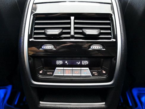 Used 2020 BMW X5 M50i w/ Premium Package image 42