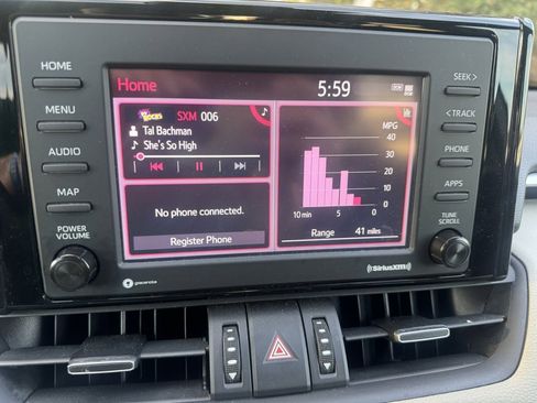 Used 2021 Toyota RAV4 XLE Premium image 22