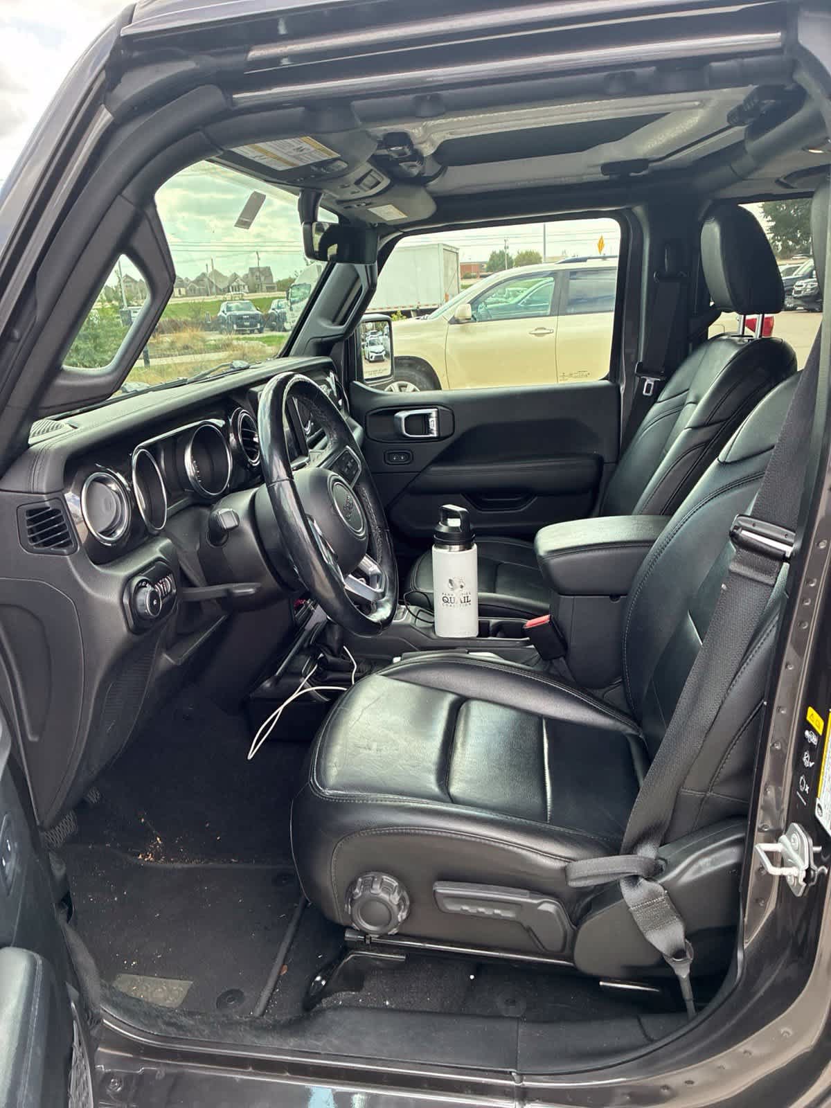 Used 2021 Jeep Wrangler Unlimited Sahara AWD/4WD image 6