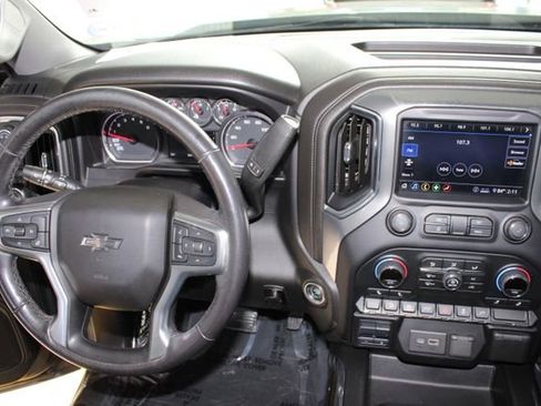 Used 2020 Chevrolet Silverado 1500 RST image 24