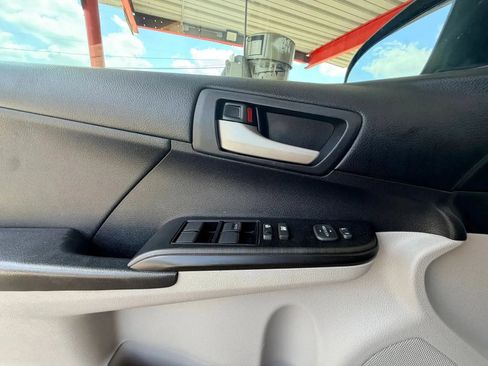 Used 2014 Toyota Camry FWD image 18