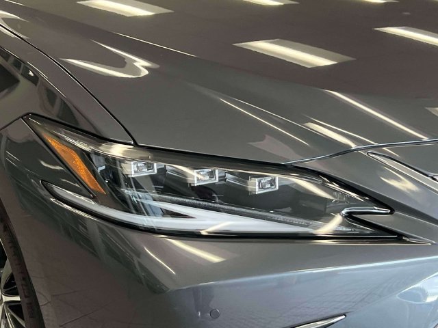 Certified 2024 Lexus ES 300h w/ Premium Package FWD image 12