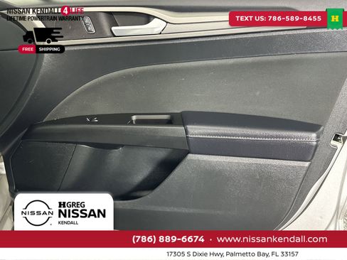 Used 2017 Ford Fusion SE w/ Fusion SE Technology Package image 35