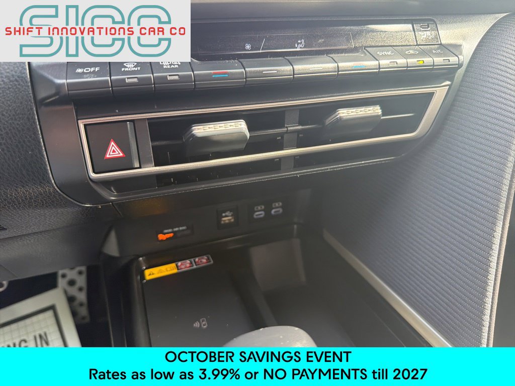 Used 2025 Toyota Camry SE FWD image 17
