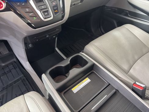 Used 2020 Honda Odyssey Elite image 19