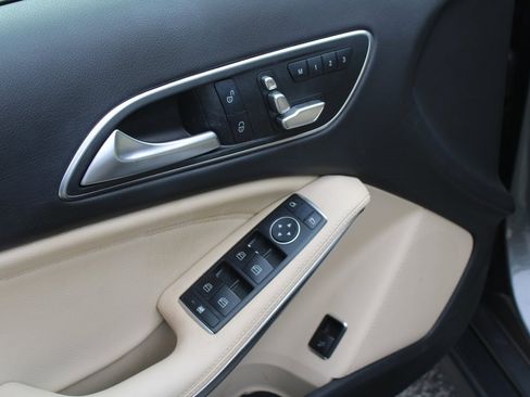 Used 2018 Mercedes-Benz GLA 250 image 17