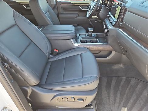 Certified 2025 GMC Sierra 1500 SLT image 19