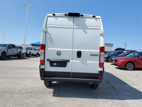 Used 2023 RAM ProMaster 2500 image 5