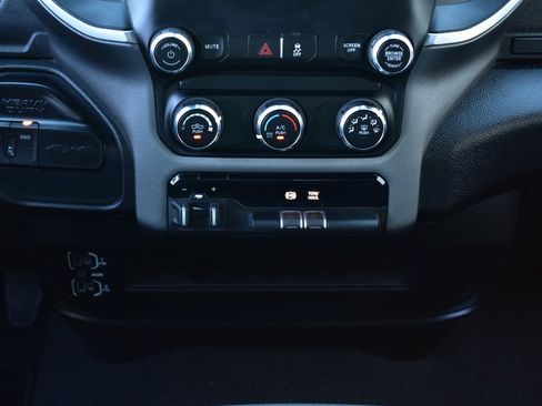 Used 2024 RAM 2500 Big Horn image 38