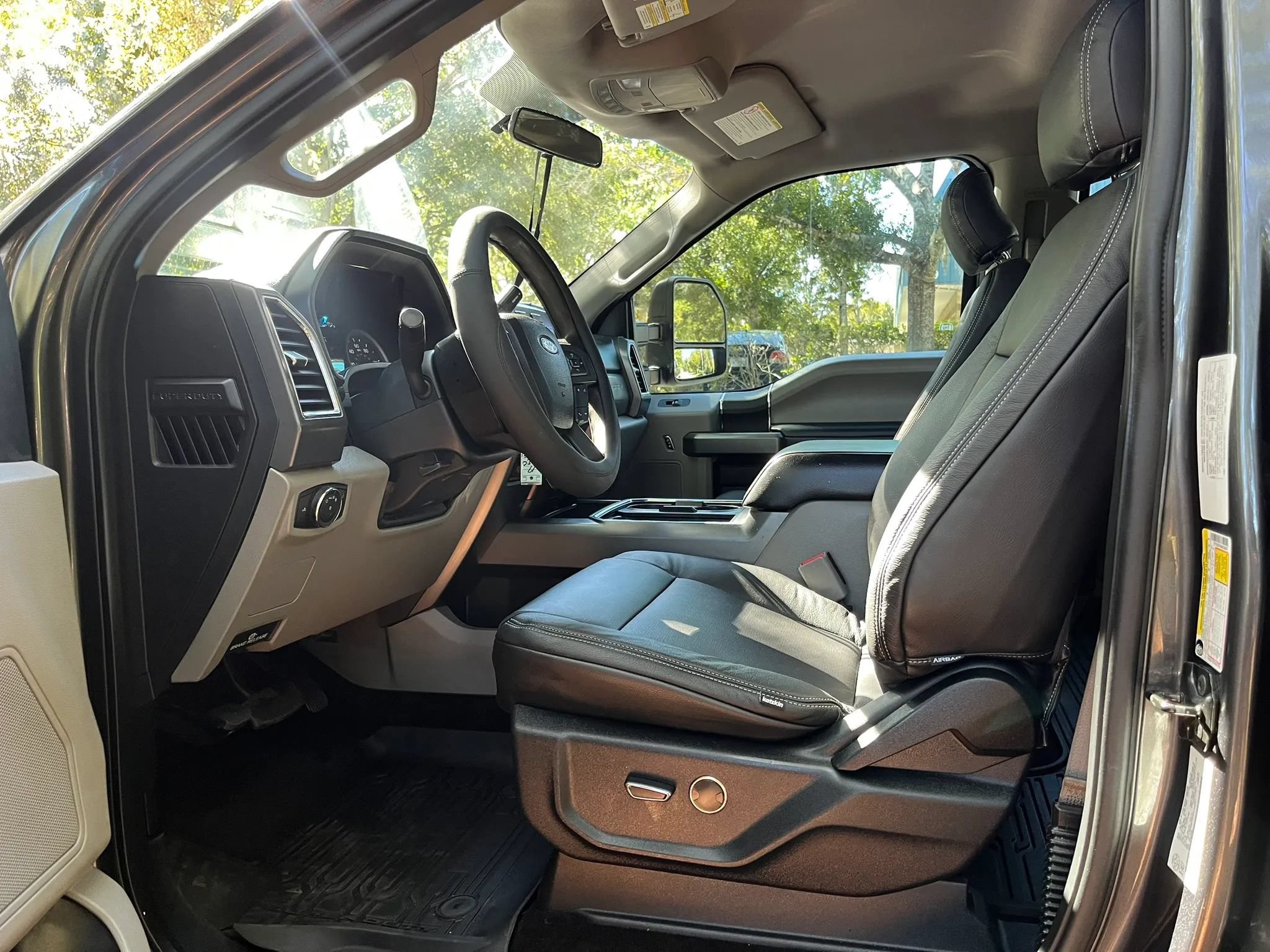 Used 2017 Ford F250 XLT AWD/4WD image 14